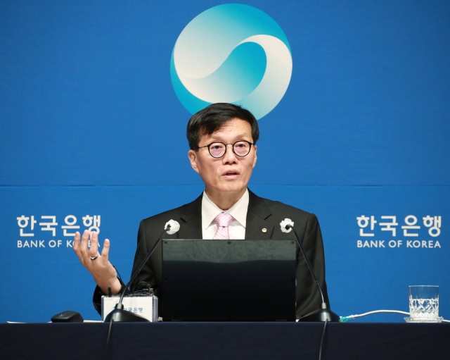 이창용 한국은행 총재가 4월 12일 서울 중구 한국은행에서 열린 통화정책방향 기자간담회에서 발언하고 있다./한국은행