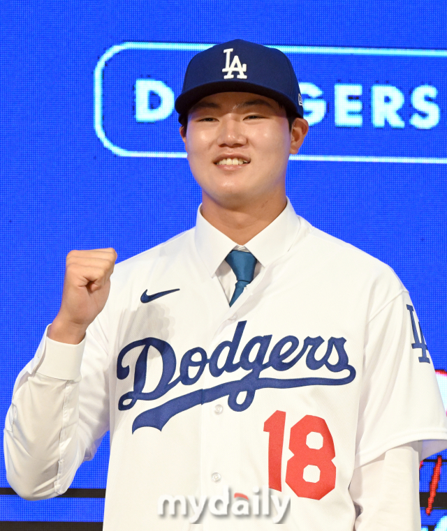 2023년 8월 14일 서울드래곤시티 그랜드볼룸에서 열린 장현석 LA 다저스 입단식에서 장현석./마이데일리