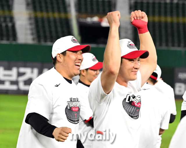 2023년 10월 4일 오후 부산 사직야구장에서 