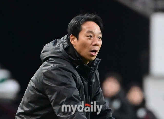 염기훈 감독 대행/마이데일리 유진형 기자