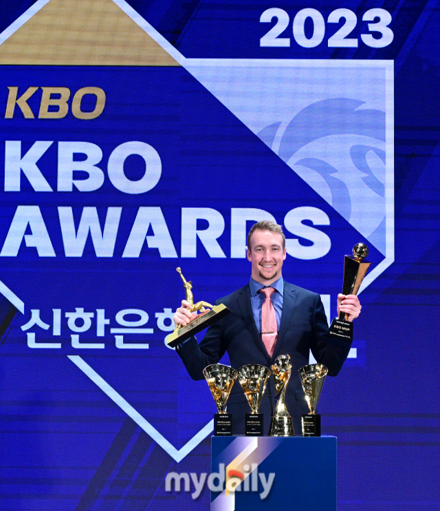 2023년 11월 27일 서울 중구 소공동 웨스틴조선호텔에서 