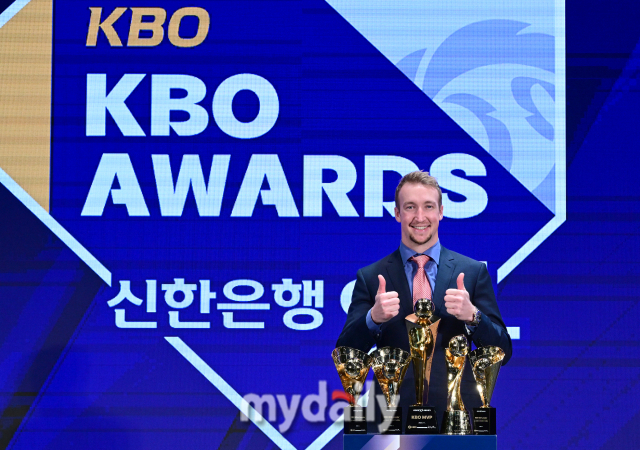 2023년 11월 27일 서울 중구 소공동 웨스틴조선호텔에서 