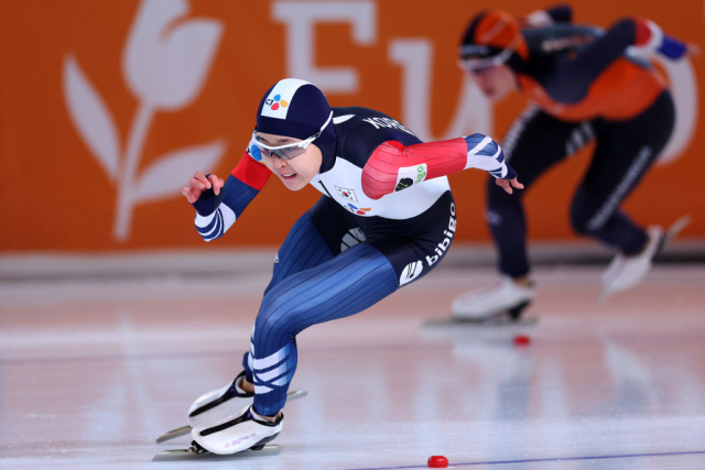 스피드스케이팅 김민선(24·의정부시청)이 2023-2024 국제빙상경기연맹(ISU) 스피드스케이팅 월드컵 3차 대회 여자 500ｍ 디비전A(1부리그)에서 우승했다./ISU