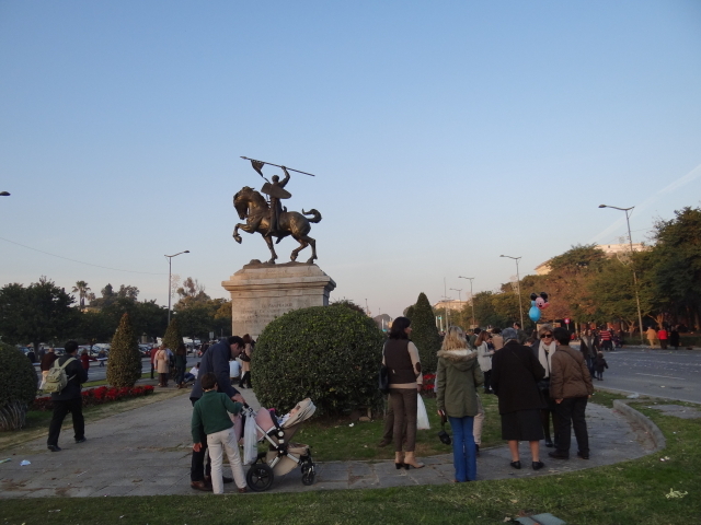 세비야 에스파냐 광장 근처에서 볼 수 있는 엘 시드 동상. 엘 시드는 중세 영웅 서사시 <엘 시드의 노래>의 주인공으로, 스페인 사람들이 영웅으로 생각하는 실존 인물이다./신양란 작가