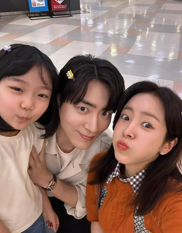 배우 한지민, 이준혁, 기소유 / 한지민 인스타그램