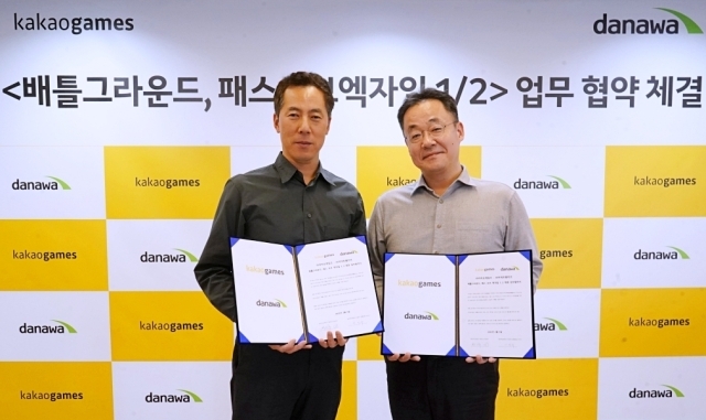 박택곤 카카오게임즈 마케팅 본부장(왼쪽), 안준모 다나와 본부장. /카카오게임즈