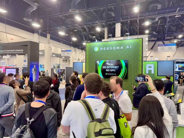 ‘CES 2025’에서 온디바이스 AI 체험으로 북적이는 페르소나AI 부스. / 페르소나AI