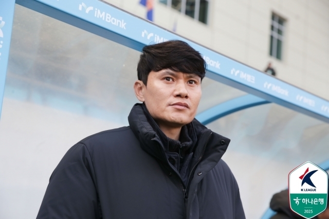 정경호 강원FC 감독./프로축구연맹