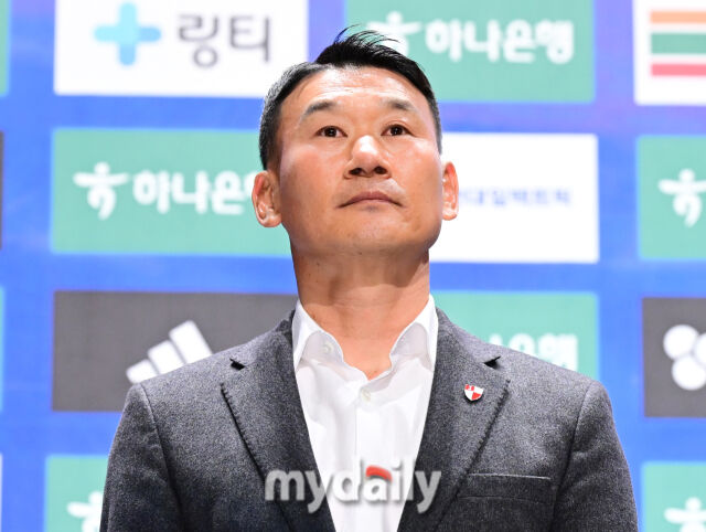 부산 조성환 감독이 9일 서울 상암동 누리꿈스퀘어 국제회의실에서 진행된 