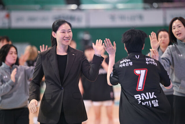 부산 BNK 썸 박정은 감독./WKBL