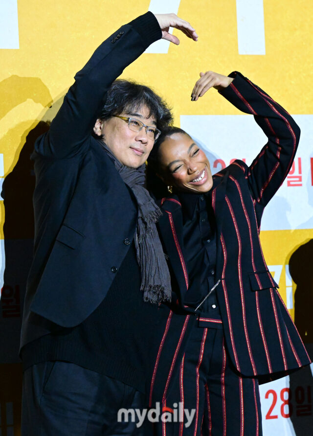 봉준호 감독과 나오미 애키 / 곽경훈 기자 kphoto@mydaily.co.kr