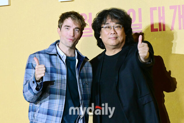 봉준호 감독과 로버트 패틴슨 / 마이데일리