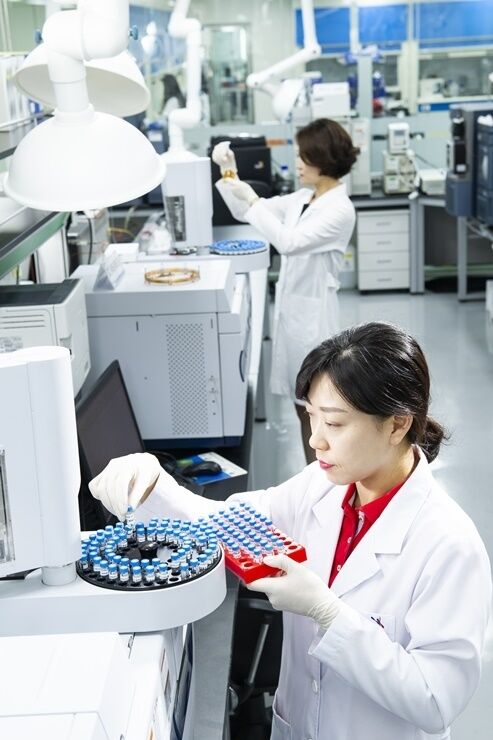 KGC인삼공사가 업계 최초 독자 기술로 ‘곰팡이독소 성분’ 분석에 대한 KOLAS 추가 인정을 받았다. /KGC인삼공사