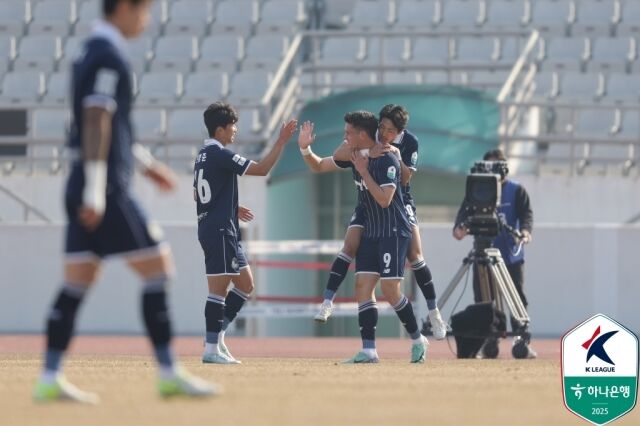 서울 이랜드 아이데일./한국프로축구연맹