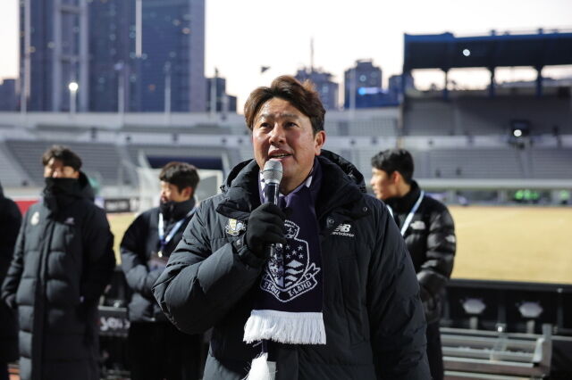서울 이랜드가 김도균 감독과 재계약을 체결했다./서울 이랜드
