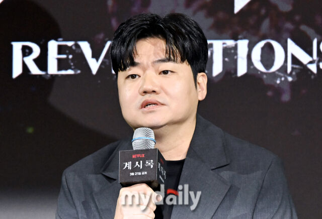 배우 신민재가 18일 오전 서울 마포 호텔 나루 서울 엠갤러리 앰배서더에서 진행된 넷플릭스 영화 