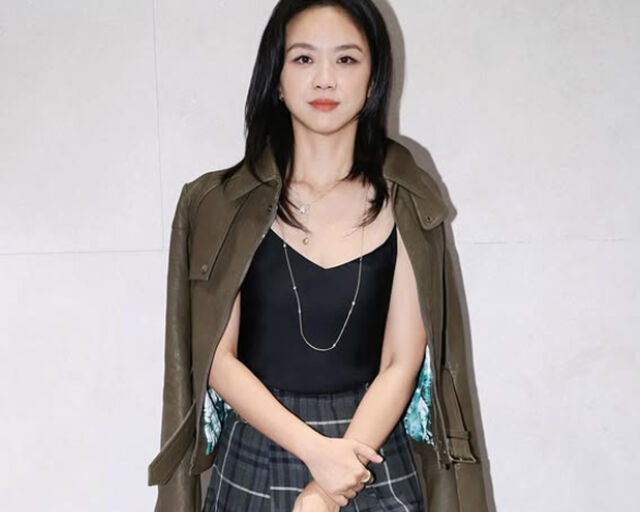 탕웨이가 보이스피싱을 당한 사연이 재조명되고 있다. / 탕웨이 SNS 캡처
