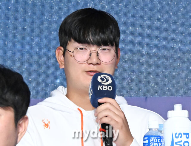 한화 김서현이 20일 오후 서울 잠실 롯데호텔 월드에서 진행된 