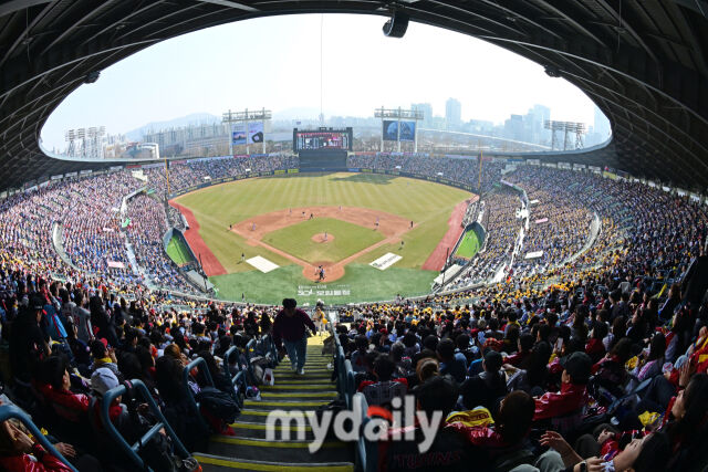 22일 서울 잠실야구장에서 열린 