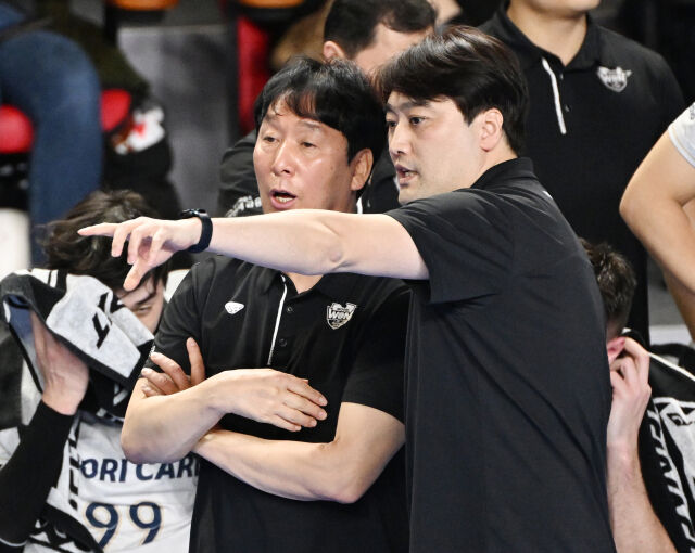 신영철 감독과 김재헌 코치./KOVO