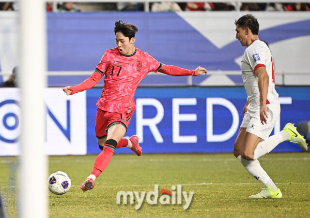 양민혁이 25일 오후 경기도 수원시 수원월드컵경기장에서 열린 
