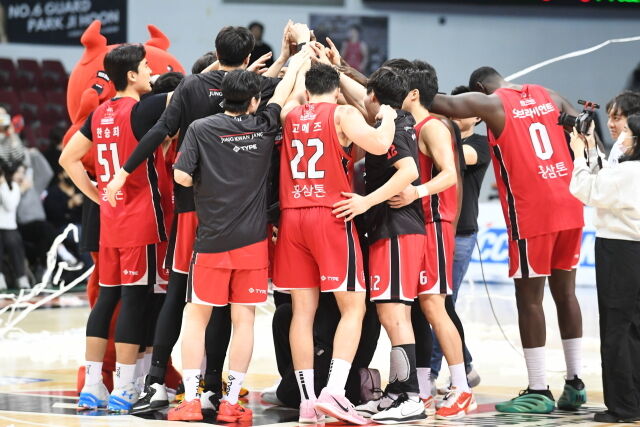 안양 정관장 선수들./KBL