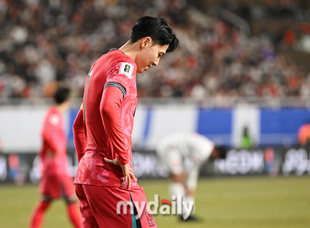 손흥민이 25일 오후 경기도 수원시 수원월드컵경기장에서 열린 