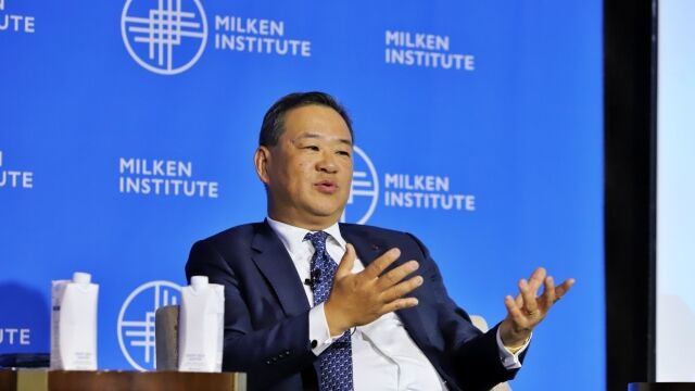 김상현 롯데 유통군 총괄대표 부회장이 밀컨 연구소 코리아 디너에서 발언을 하고 있다. /롯데유통군