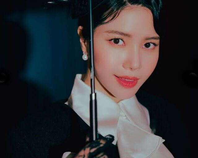 솔라의 콘셉트가 인기를 끌고 있다. / 솔라 SNS 캡처