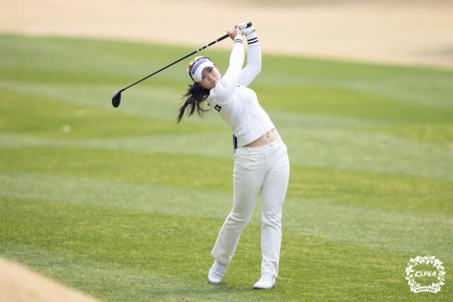 정지효의 경기 모습. /KLPGA