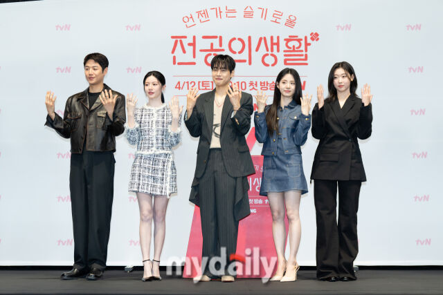 배우 고윤정(왼쪽), 신시아 / 마이데일리