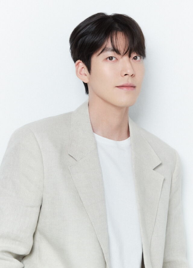 세라젬 알칼리 이온수기 ‘밸런스’ 모델 김우빈. /세라젬