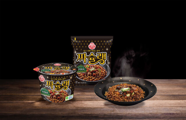 오뚜기, 짜장 라면 ‘짜슐랭’ 누적 판매 1억개 돌파. /오뚜기