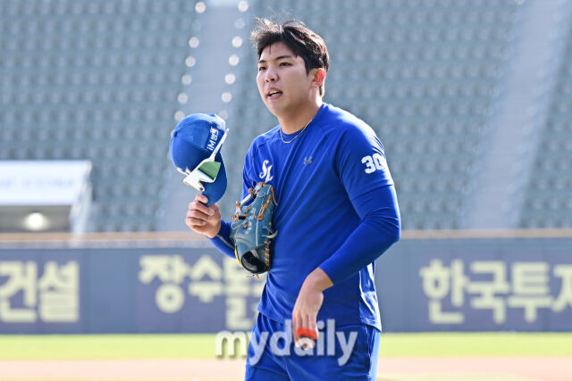 15일 서울 잠실야구장에서 열린 
