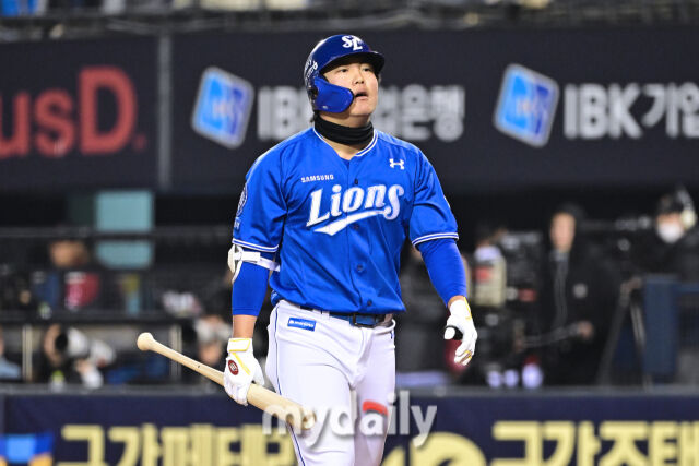 15일 서울 잠실야구장에서 열린 