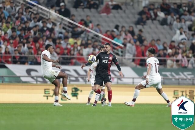 서울과 광주의 경기 모습/한국프로축구연맹