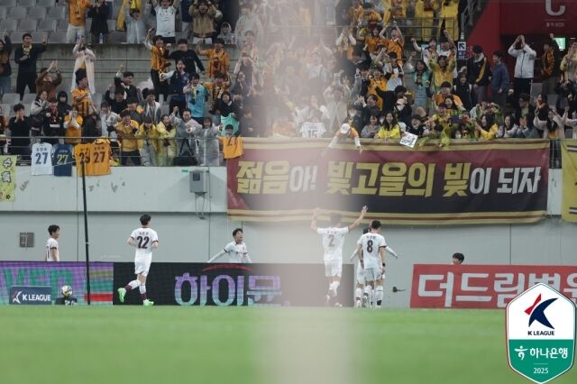 서울과 광주의 경기 모습/한국프로축구연맹