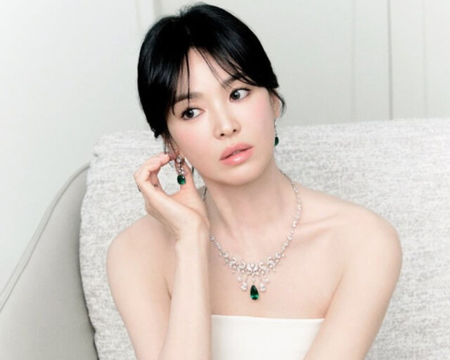 송혜교가 주얼리 화보를 공개했다. / 송혜교 소셜미디어 캡처 