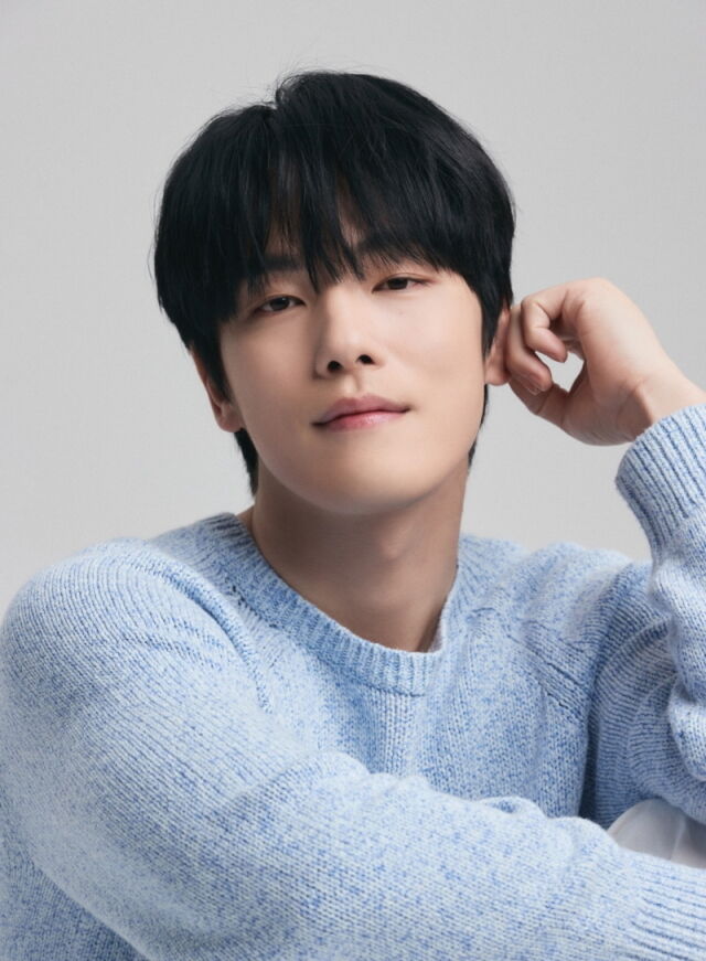 배우 김정현 새 프로필 / 매니지먼트 시선