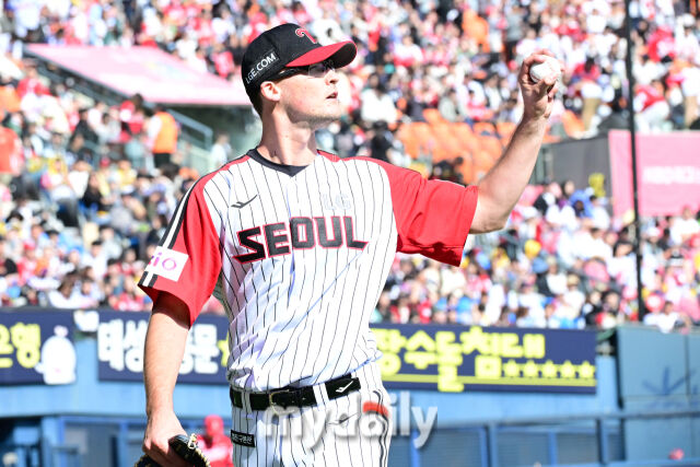 4일 오후 서울 잠실구장에 진행된 