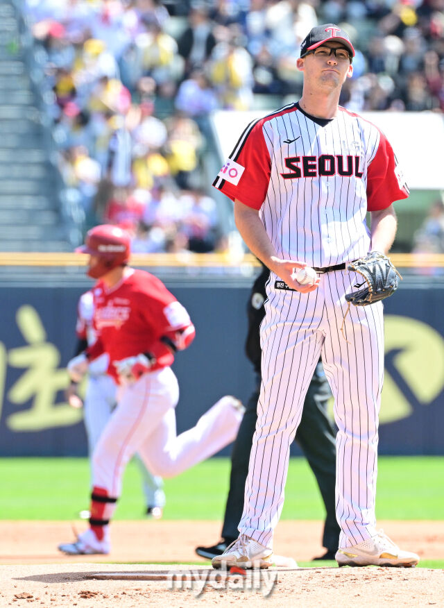 4일 오후 서울 잠실구장에 진행된 