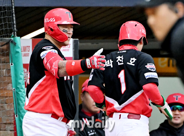 10일 오후 인천광역시 문학동 SSG랜더스필드에서 진행된 
