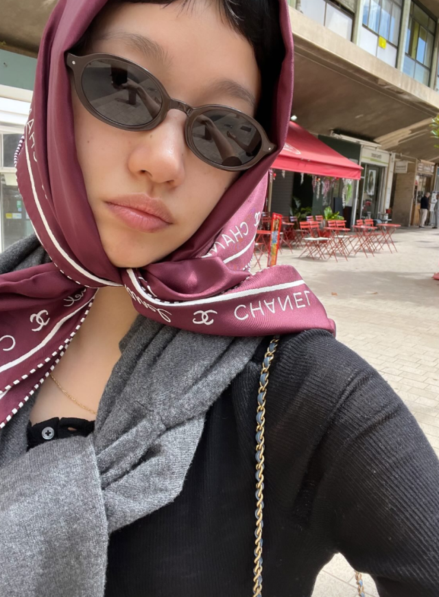 배우 김고은이 보자기 패션을 선보였다. / 김고은 인스타그램 캡처