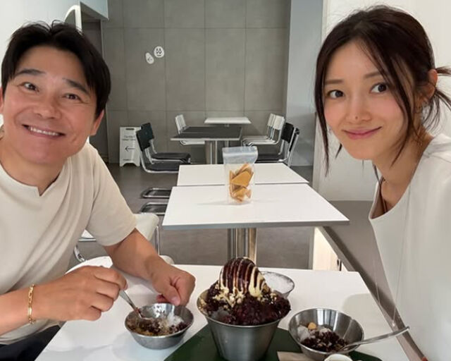 임창정이 아내 서하얀과 빙수를 먹으며 데이트를 하고 있다. / 임창정 소셜미디어 캡처 
