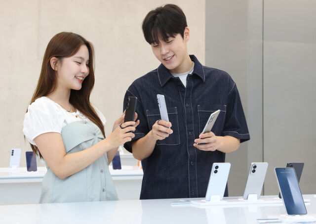 삼성전자가 초슬림 스마트폰 