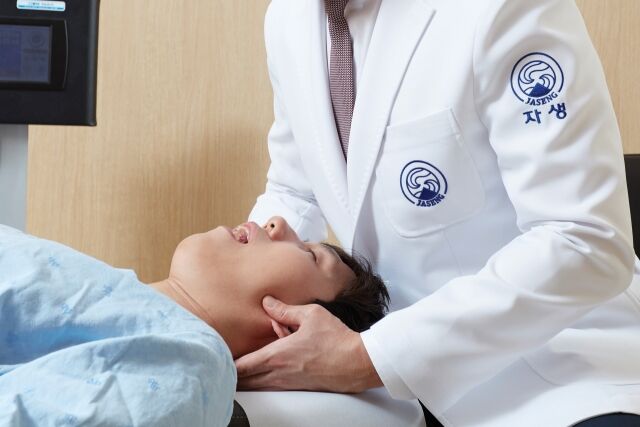 자생한방병원이 턱관절장애에 대한 추나요법의 치료 효과와 경제성을 입증한 연구 결과를 국제학술지에 발표했다. /자생한방병원