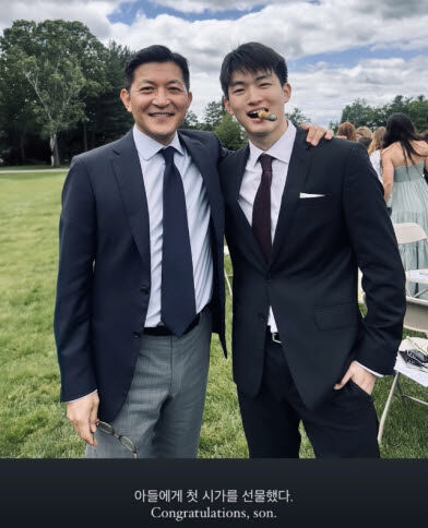 홍정욱 소셜미디어